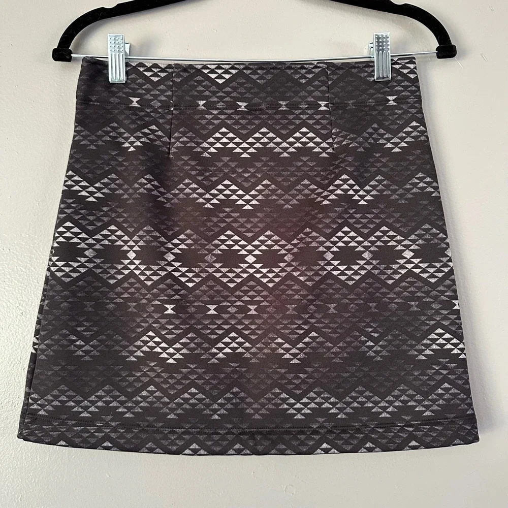 Athleta Black + Grey Diamond Checkered Fleece Lined Mini Skirt‎ XS
